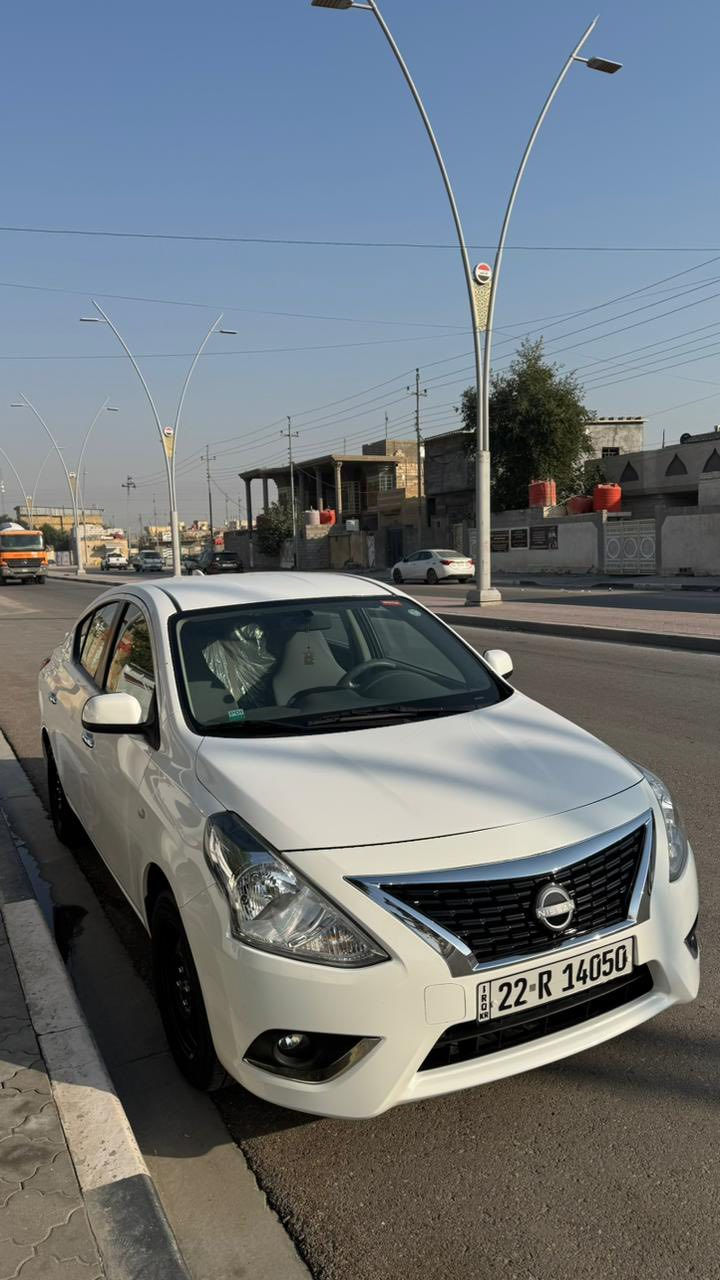 السلام عليكم .
نيسان سني هندي ام البليته الزركه موديل 2024 ماشيه 33 الف كفاله عامه .
السياره مدوشمه الارضيه والصندوق والكشنات.
مكان السياره الزبير السعر 130 
***********
