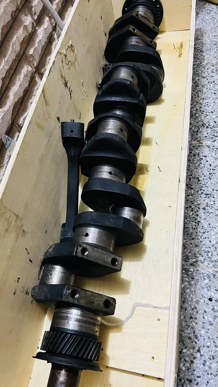 السلام عليكم
كرنك اقچم اصلي الماني 81 للبيع 
***********
