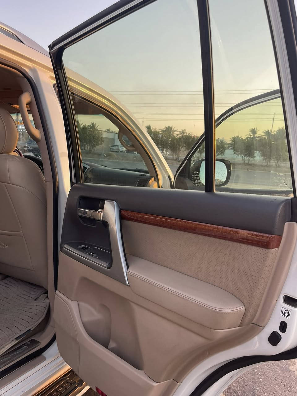 لاند كروز 2015 كفاله عامه
المكان البصره 

***********
