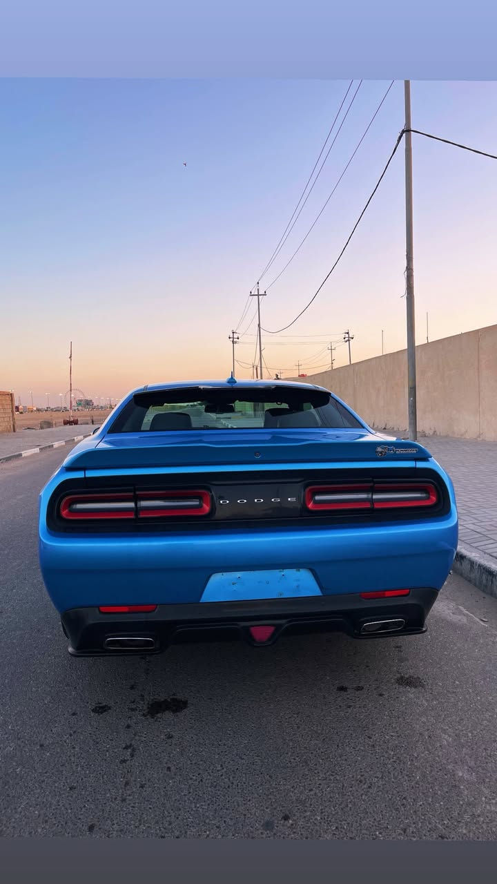 جالنجر sxt plus موديل ٢٠١٥ فول مواصفات
مكفولة من الضربة والصبغ تقريرها غرق ٥٪؜ 
ماداخل بيها قطرة ماي بتقرير الكارفكس 
سيارة جديدة فول مواصفات 
فتحة 
كشنات جلد تبريد تدفئة 
ستيرن تدفئة
شاشة جبيرة
كشنات كهرباء خزن ميموري 
رقمها بغداد بأسمي 
مكانها بالبصرة 
سعرها 165

***********
