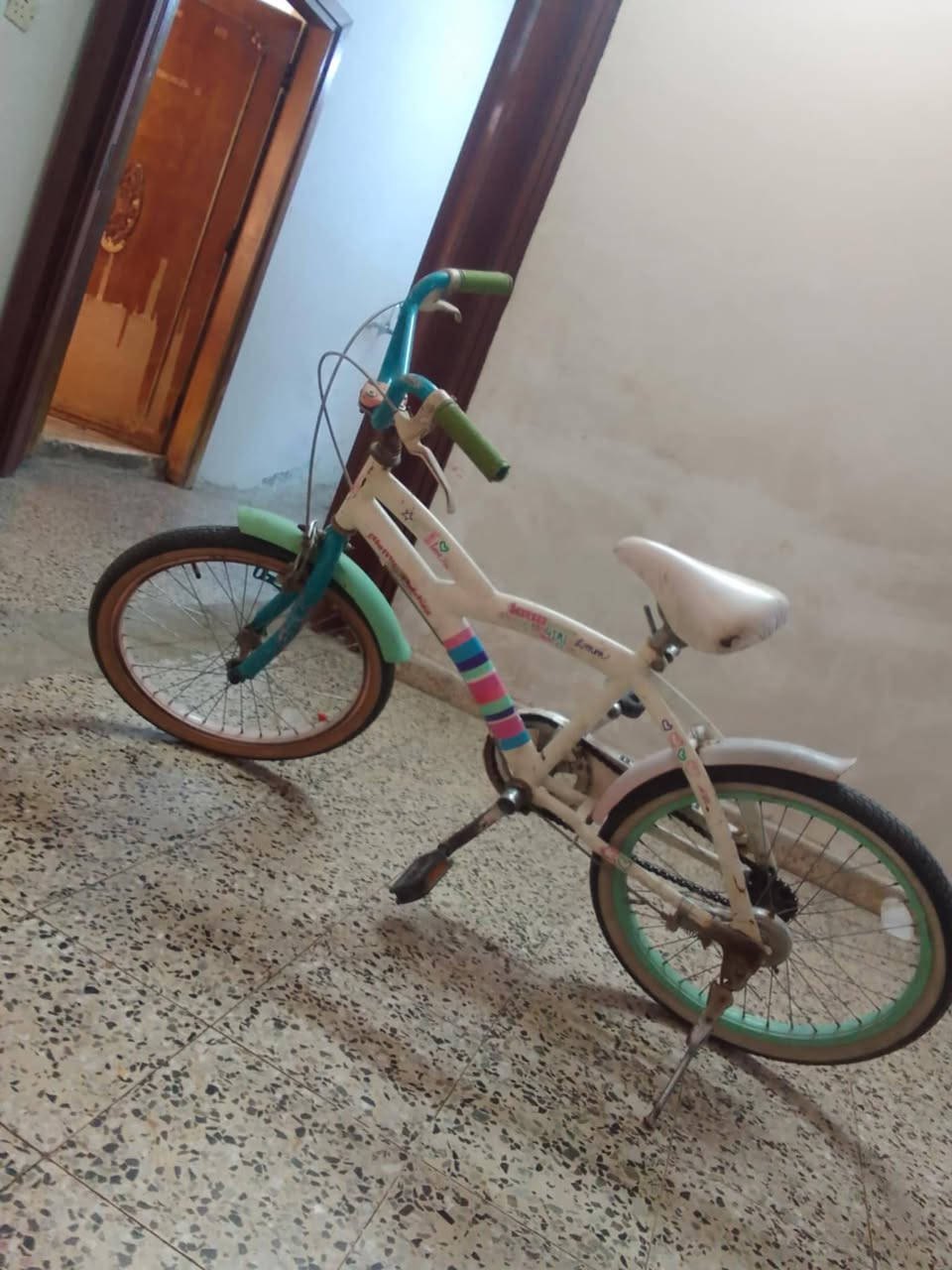 حجم 22نضيف حيل كلشي مابي شرط 
جديد 65بي مجل


**إذا كنت صاحب هذا الإعلان وتريد حذفه لأي سبب، رجاءا أرسل رسالة إلى الدعم الفني**