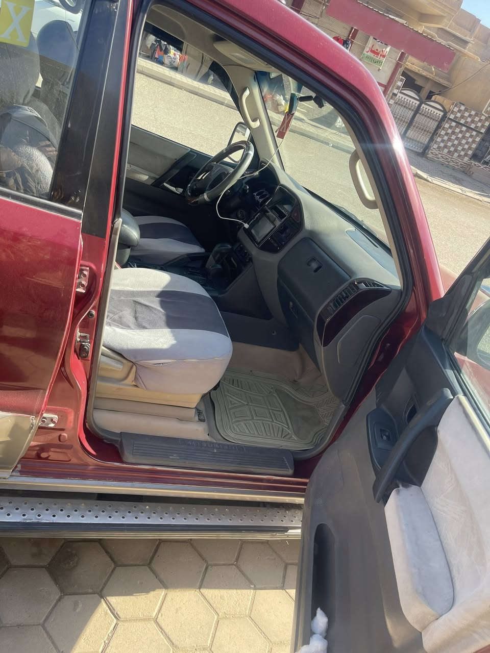 سلام عليكم باجيرو موديل 2001 مكفوله من الضربه مصبوغه  الجماليه  مكينه وكير مكفولات صدره من جديد   لاستفساربس تصال *********** العنوان  الصويره
