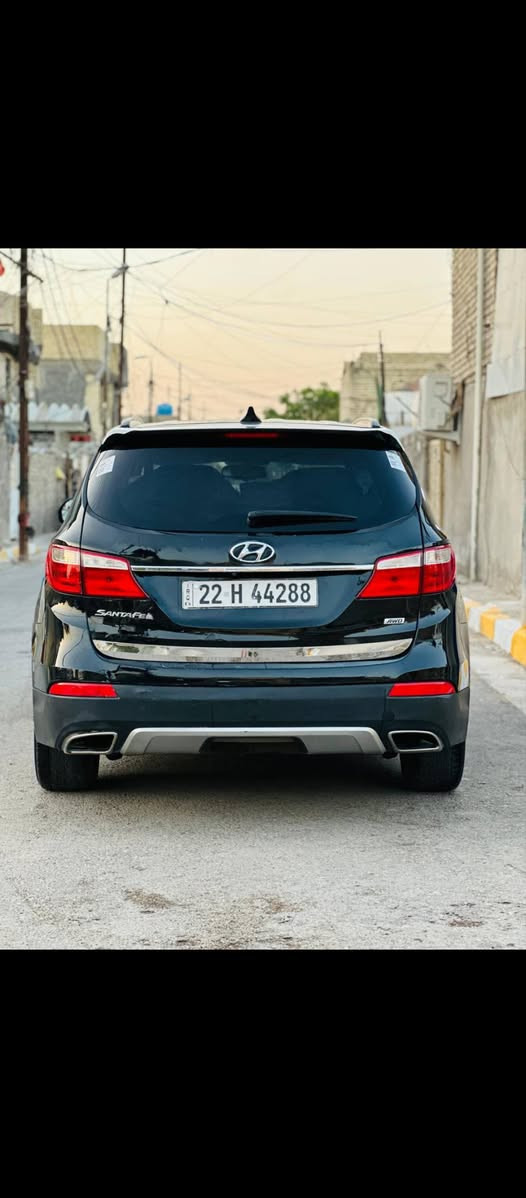 سلام عليكم سنتافي 2016
السيارة بسمي تريد وكالة تريد تحويل
وارد أمريكي 6 سلندر 3 قطع تبريد 7 راكب 
سيارة جاهزة ماناقصها كلشي تدفئة بلكشنات 
لايت زنون ابلادي تخم تاير جديد 
صدر جديد تفاصيل مرفوقه بسونار وعلما ترهم امروس 
السعر 145 وبيها مجال بسيط جداً 
للانتصال على رقمي 
‏‪***********‬‏
بغداد بسماية
