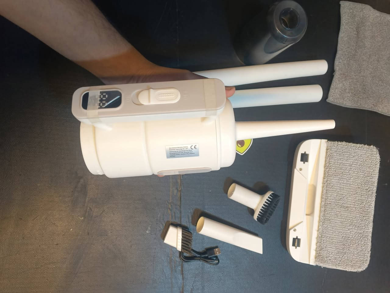 مكنسة كهربائية لاسلكية قابلة للشحن، صغيرة وخفيفة، تستخدم لتنظيف السيارة والبيت والزوايا الضيقة. تجي ويا عدة رؤوس للتنظيف مثل فرشاة ورأس للأماكن الضيقة، وتشحن عن طريق USB. �
Walmart.com +١
💰 السعر: 25 ألف
🚚 السعر شامل التوصيل
***********
