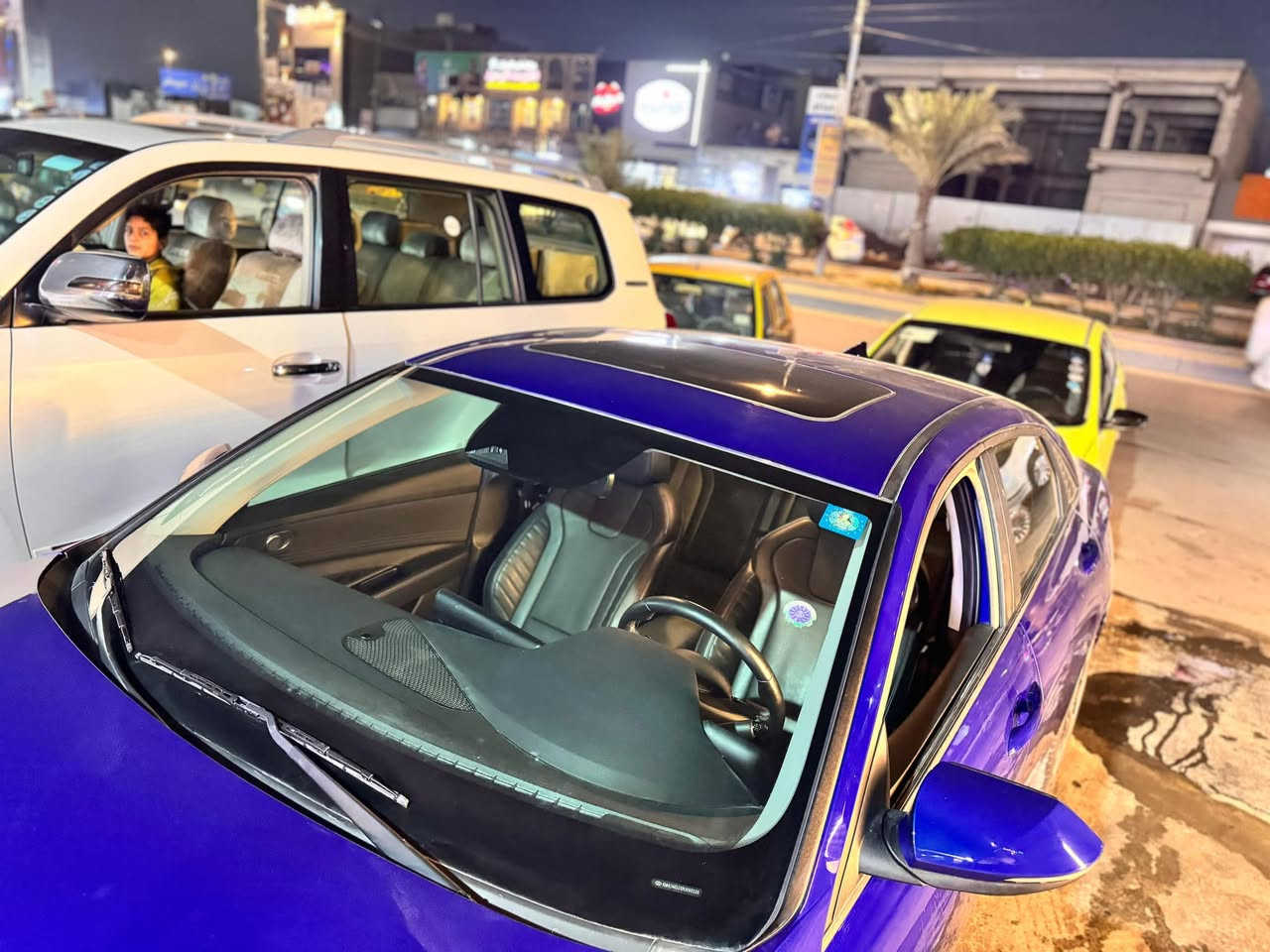 السلام عليكم 
إلنترا هايبرد لمتدد فوووول 
 موديل 24 دخول جديد
مرقم بأسمي حادثها  مرفق بالصور 
مكان السيارة بغداد الشعب 
الاتصال ***********
