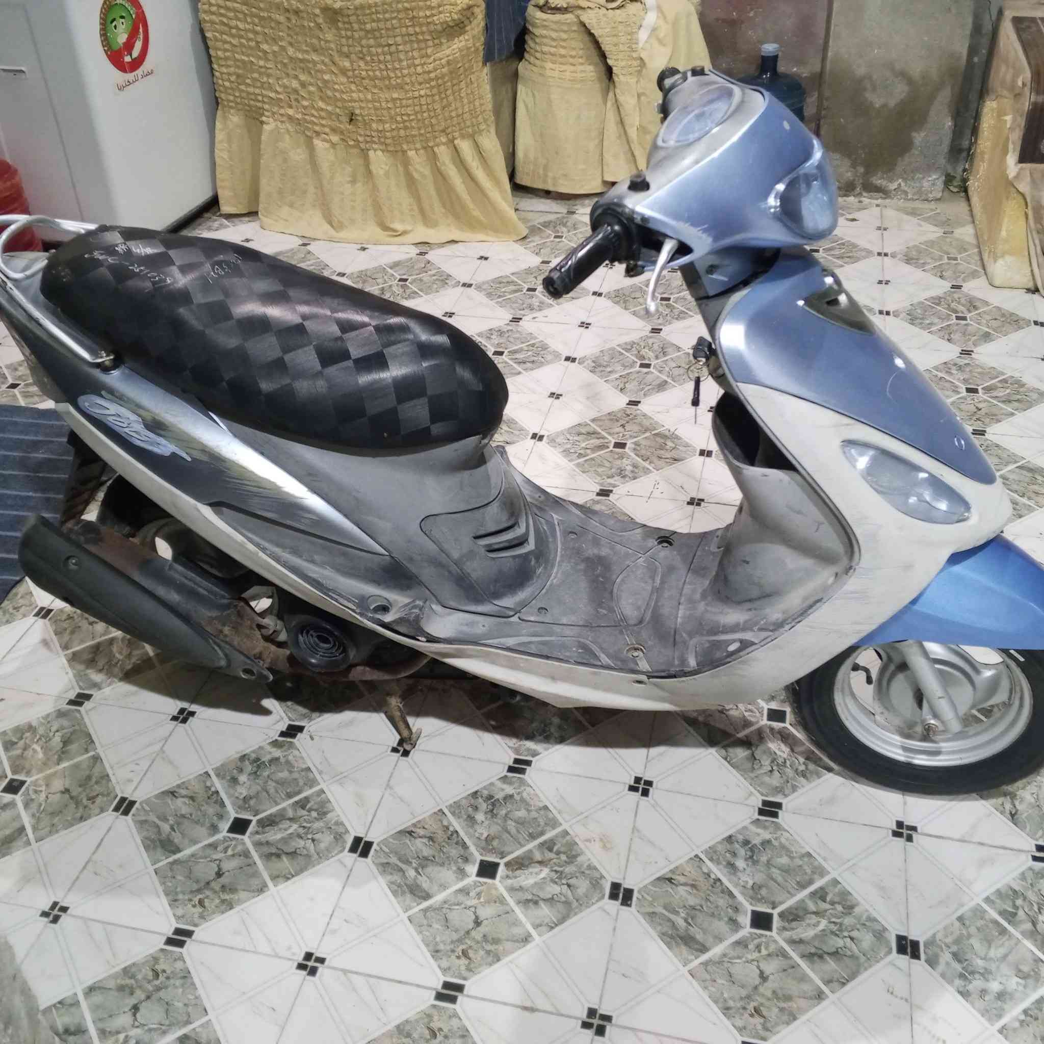 السلام عليكم ورحمه الله دراجه ماكس منغولي لبيع او مراوس.  لدراجه بلاد كلشي شغال كهربائيات وسلف  مبدل بيه بس ولفات لسعر ب650 وبيه مجال بسيط


**إذا كنت صاحب هذا الإعلان وتريد حذفه لأي سبب، رجاءا أرسل رسالة إلى الدعم الفني**