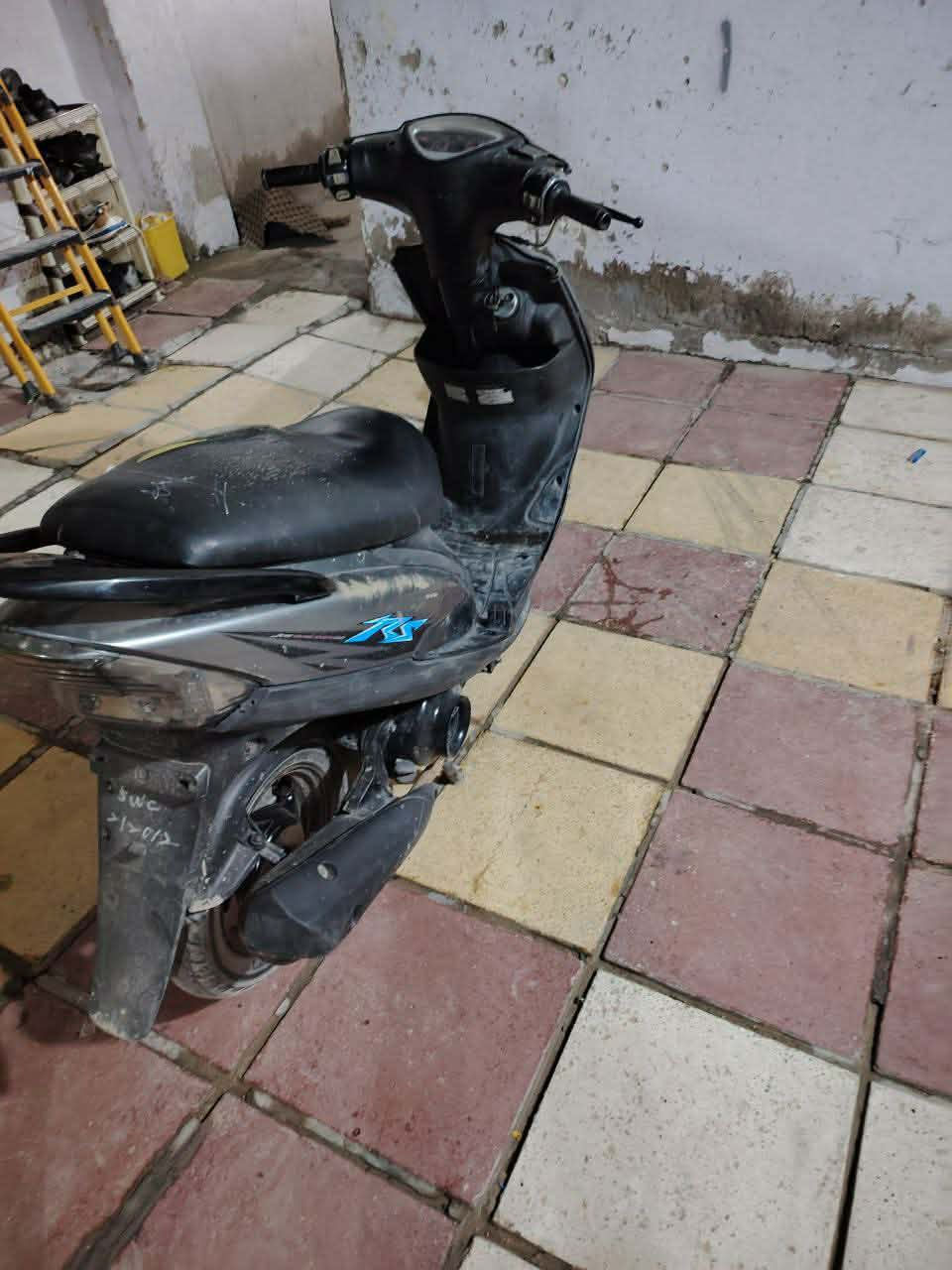 دراجه بلادي يرادله بوربرين مال ويل الكدام أو دشلي مال السرعه  ابلادي ما فتوحه بس سلف 55 *********** 600وبيه مجال احمد ثامر
