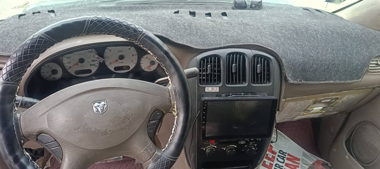 سلام عليكم مكلف بل نشر دوج موديل موديل 1 سبعه راكب كير محرك صدر امامي خلفي خير من الله سنويه صاقطه سنه وحده حادثه بس قبق جنطه ترايك وين ماجان الرقم *********** السعر 53 المكان المشتل شارع المدارس
