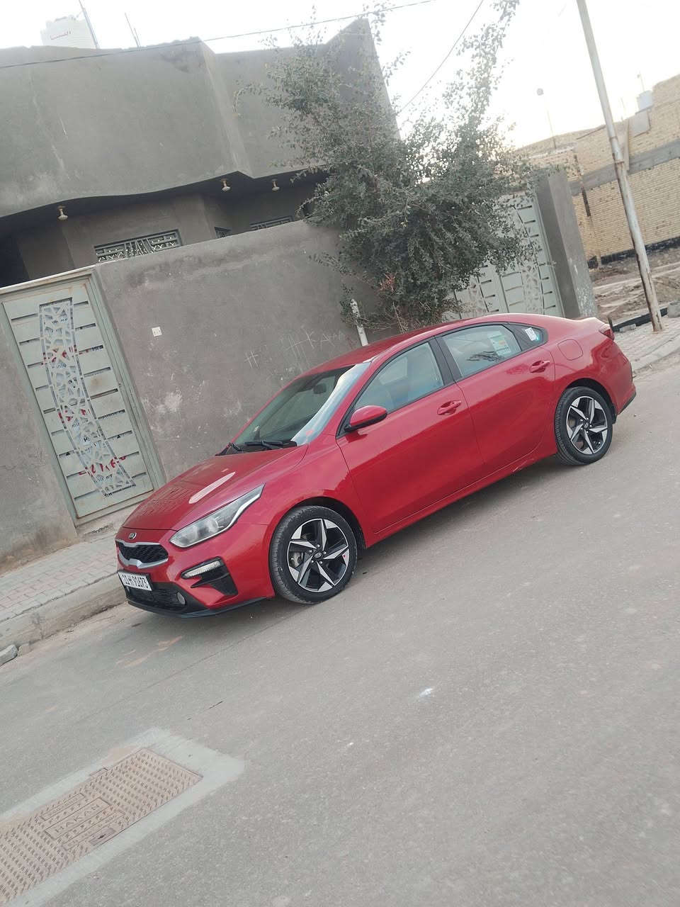 سلام عليكم سيراتو موديل ٢١ حره رقم بغداد تحويل ثاني يوم مكفوله من تبديل بيهه بارد وصبغ بدوس أثر شخوط بدي كفاله من الصبغ سياره جديده ماشيه ٧٤ محرك ١٦٠٠ دوش مكينه كير حداديه تبريد كفاله وكله عل شركه مكاني السماوه السعر ١٤٨ وبيهه مجال لاستفسار *********** او *********** الاسيا بي وتساب
