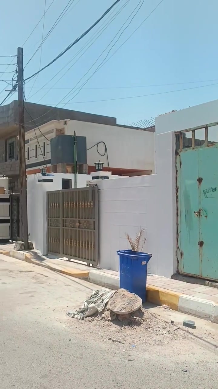 الرمادي التأميم حكم المحلي
مساحه البيت: 200م ركن
: طابو صرف
: طابق واحد
: امامه مساحه خضراء
: نوع البناء بلوك مضغوط
: 2 غرف نوم 
: صاله
: استقبال 
: مطبخ 
: صحيات خارجيه وداخليه 
: كراج
: حديقه صغيره 
: منور 
: محل مثل ما موضح امامكم 
بناء حديث مسكون اقل السنه 
للاستفسار اكثر *********** 
متوفر واتساب فقط
