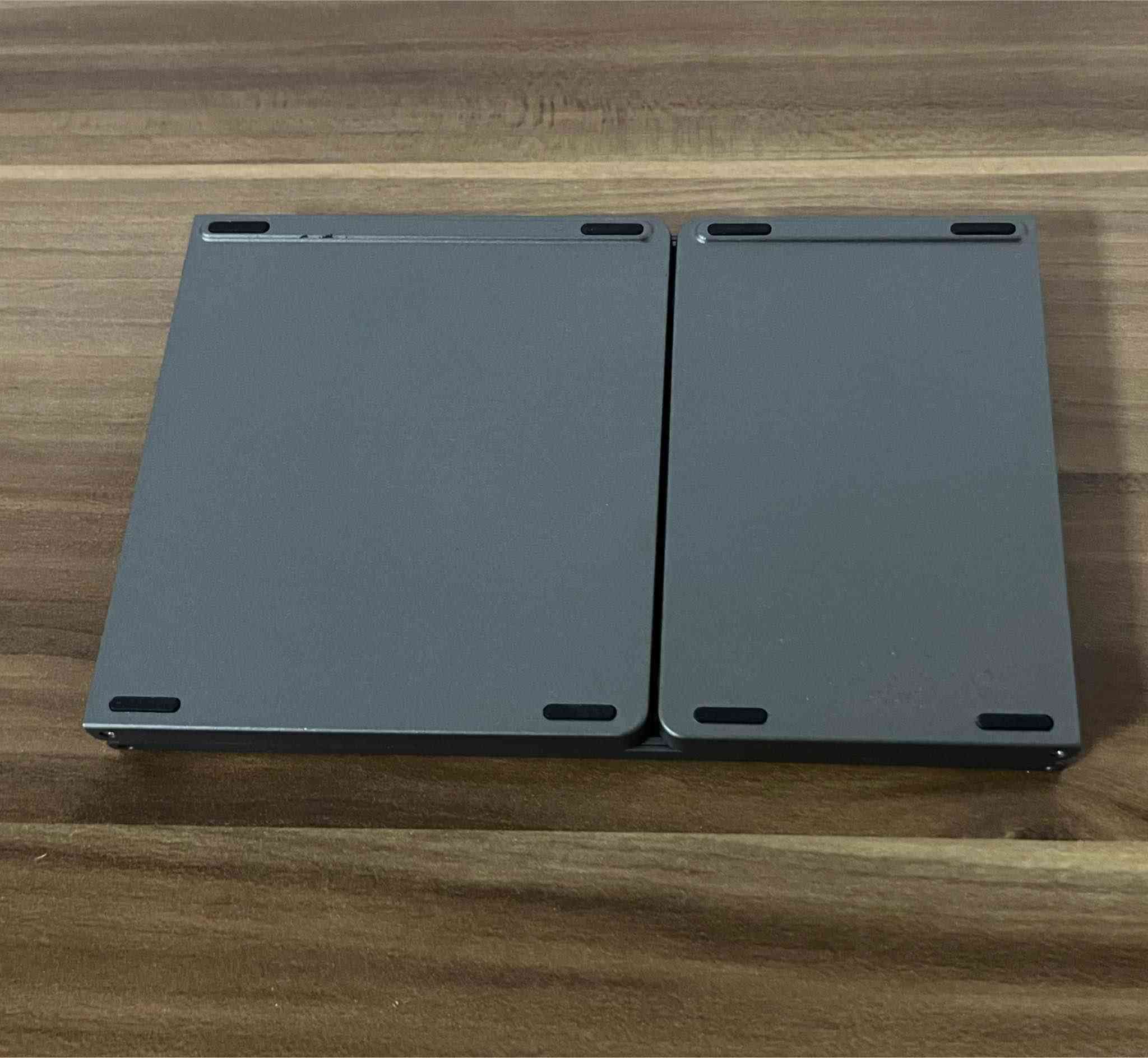 جدید فقط تجربة کیبورد و تراکباد یشتغل بدال الماوس شحن یدوم مدا الاسبوع او اکثر شيء راقي و خفیف
تەنها لە پاکەت دەرهاتووە یەک جار شەحن کراوە کیبۆرد و تەچپاد وەک
ماوس ئیشەکات بلوتوز و شەحن بۆ هەموو جیهازێک ئەبێت شەحنی بەشی یەک هەفتە و زیاتر ئەکات وەزنی سووک و شتێکی راقیە السليمانية, العراق


**إذا كنت صاحب هذا الإعلان وتريد حذفه لأي سبب، رجاءا أرسل رسالة إلى الدعم الفني**