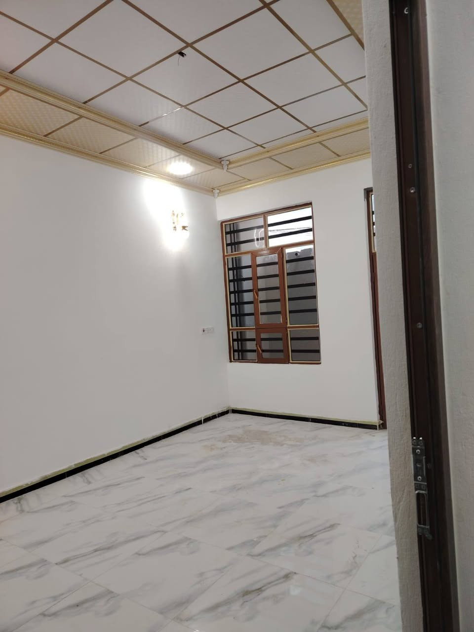 سلام عليكم دار البيع مساحه 100متر قاطين جزء اول طابو زراعي سند 25 العنوان حولي تحرير  زراعي محمد ليله الاستفسار على هذا الرقم ***********
