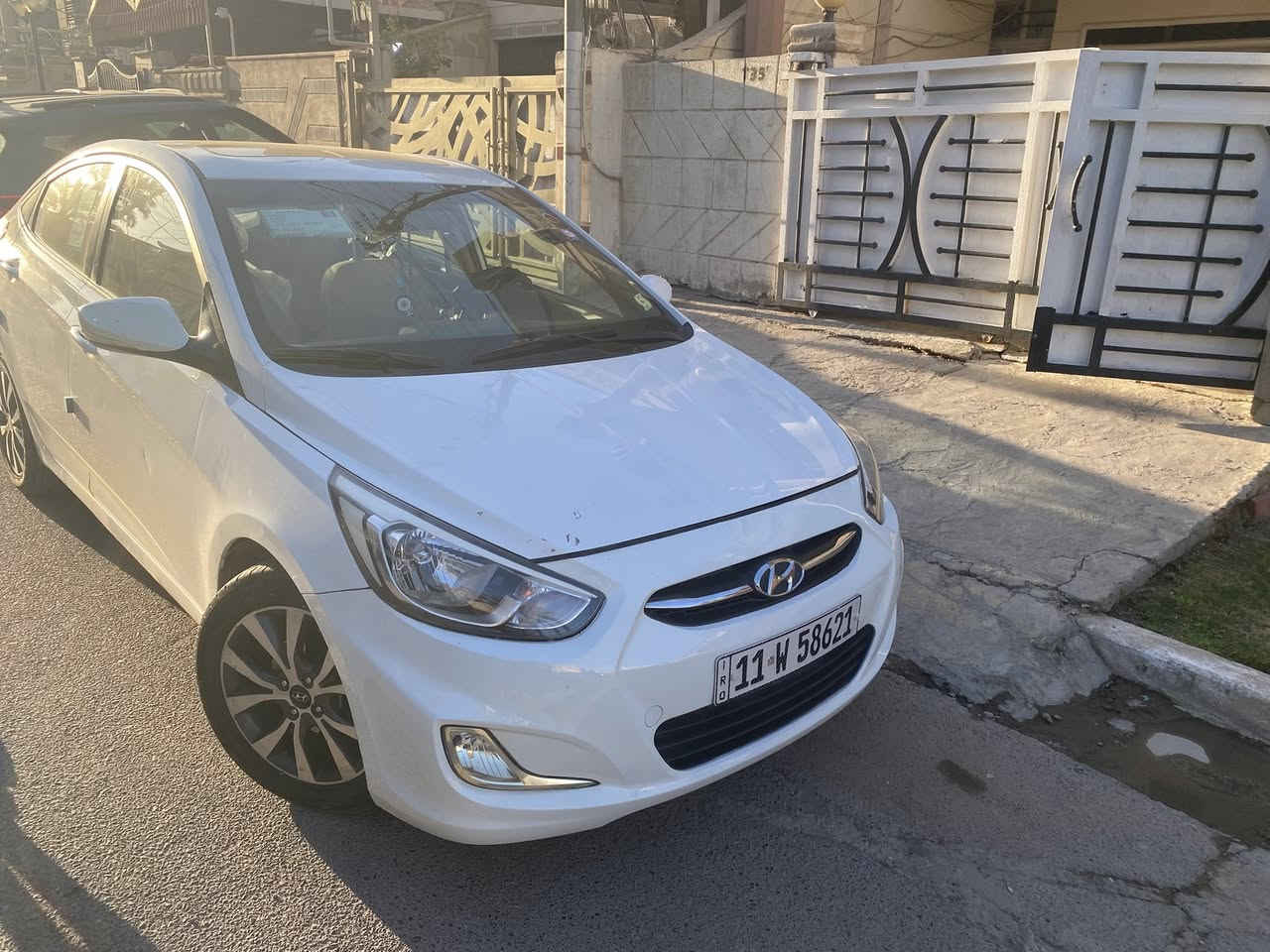 سلام عليكم مديل 2016اكسنت لبيع سعر 115دولار تواصل رقم ***********
