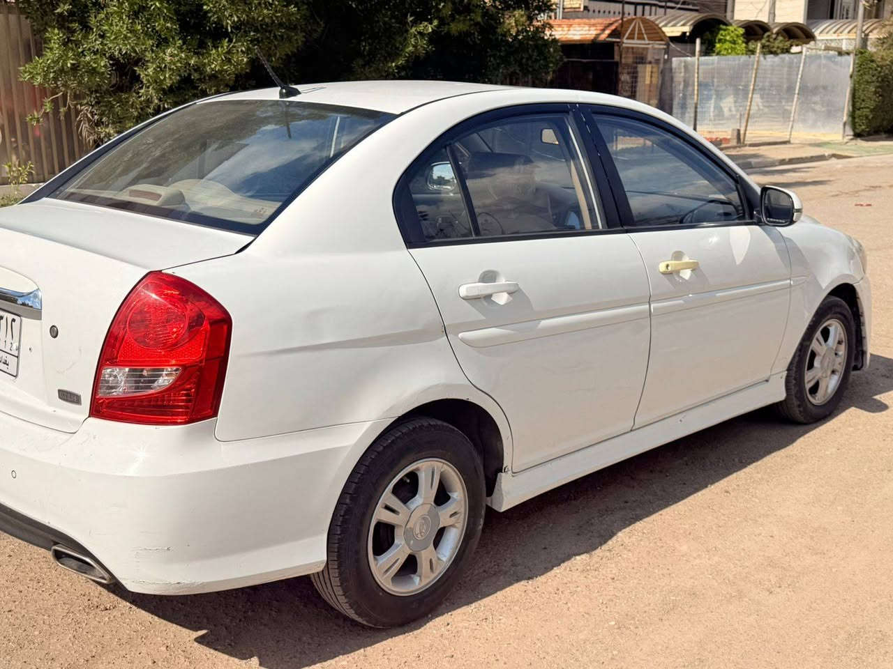 ‏سلام عليكم
‏هونداي فيرنا 2010 
خليجية مقفولة كفالة عامه
‏ محرك 1400
‏شاشة كاميرا فتحة 
‏ كشنات جلد
‏كشنات تدفه
سعر السيارة 90 ورقه وبيه مجال قليل
‏مكان السيارة بغداد بلديات حي التجار
‏اتصال على الرقم *********** بغداد, العراق
