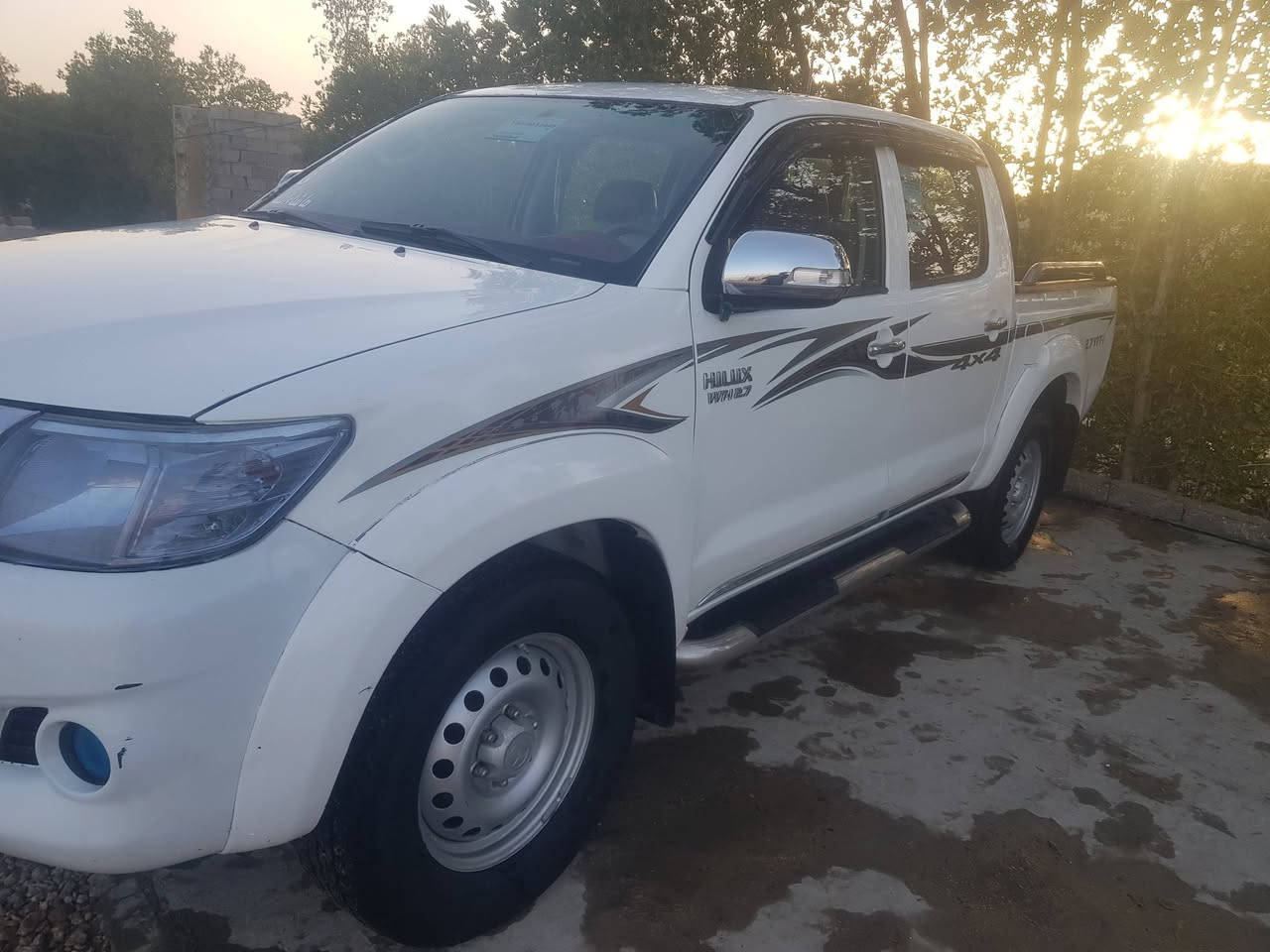 السلام عليكم  فور ويل موديل 2015 سعودي رقم انكليزي مداور ثاني يوم لبيع او امراوس السعر خاص سياره بيه صبغ  مكفوله من الفتح والتبديل بي رشات صبغ فقط هذا رقمي البي واتساب  ***********  ***********
