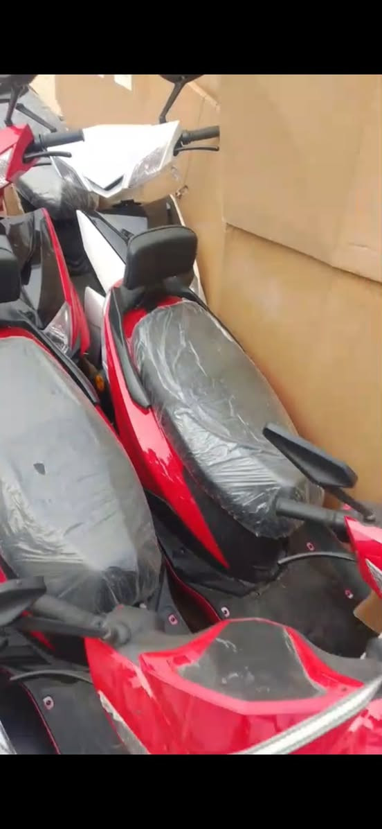 السلام عليكم دراجات شحن شكل السكنس  العدد ٦ 
العنوان مدينة الصدر تقاطع الكيارة***********
