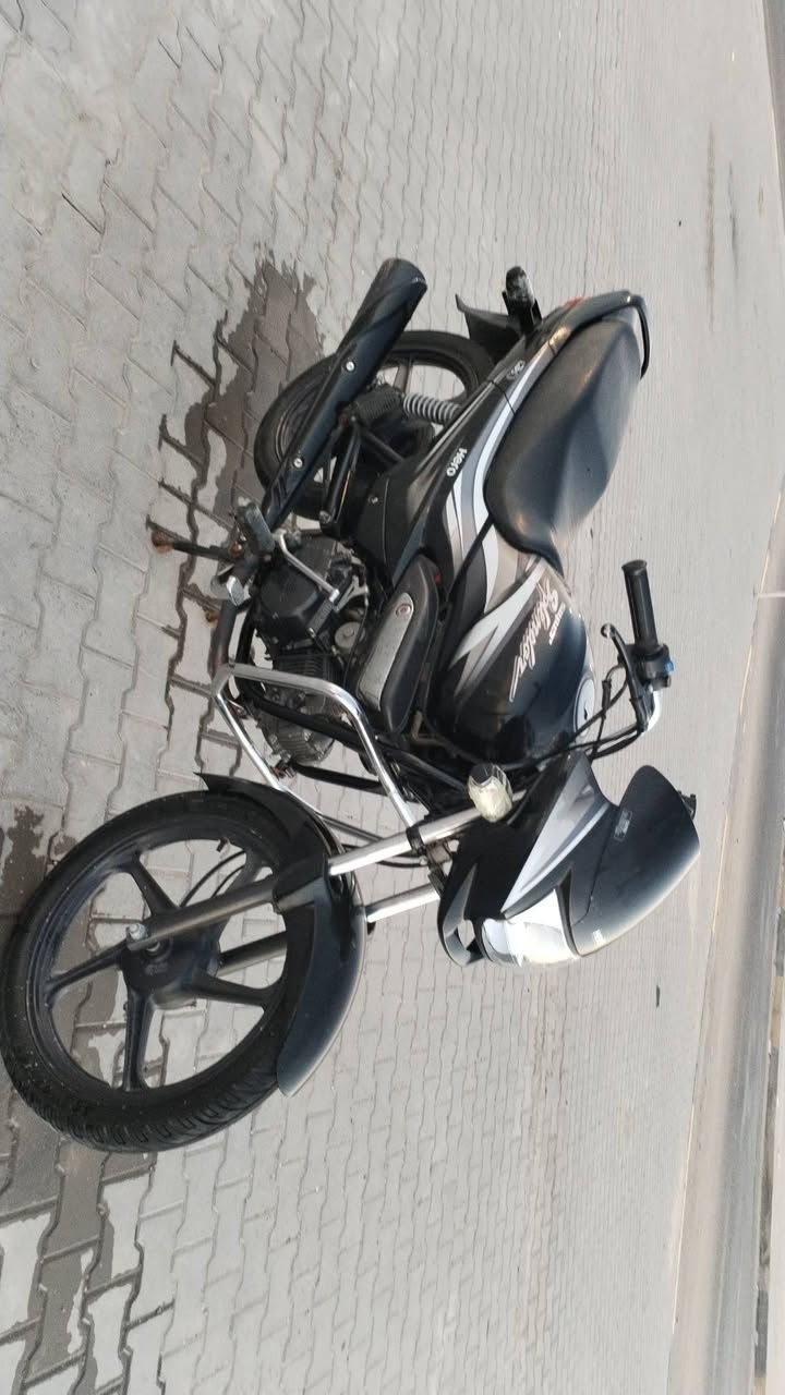 السلام عليكم دراجه للبيع بولسر اوراق سكنر موديل 25 كفاله عامه كله شغاله السعر 850 عنواني البصره ياسين خريبط ***********
