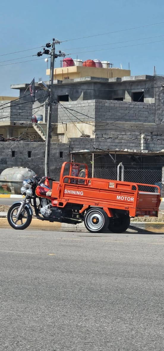 السلام عليكم ستوته للبيع اوراق اصولي مديل 23 مكفوله كفاله مليونين 850 وبيه مجال بسيط خاص مامتواجد تصال عله رقم *********** مكان حيدريه عمود 585 بين نجف وكربله كامله عله اخر حبايه
