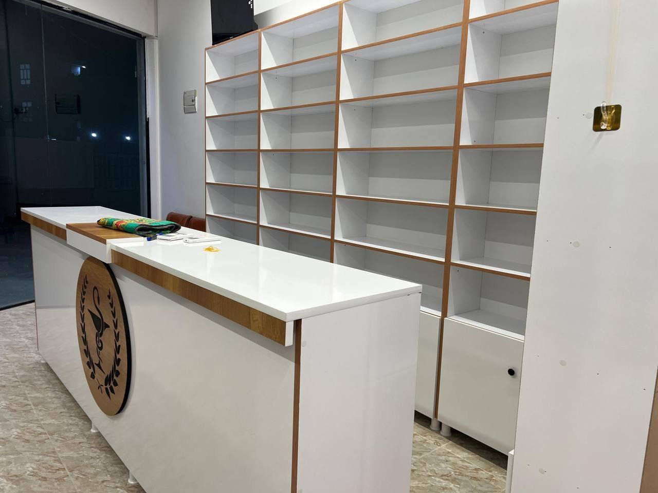 صيدليه للبيع كامله من كلشي سبب البيع ضرف مالي لم تفتح بعد موقع مميز جدا التواصل واتساب ***********
