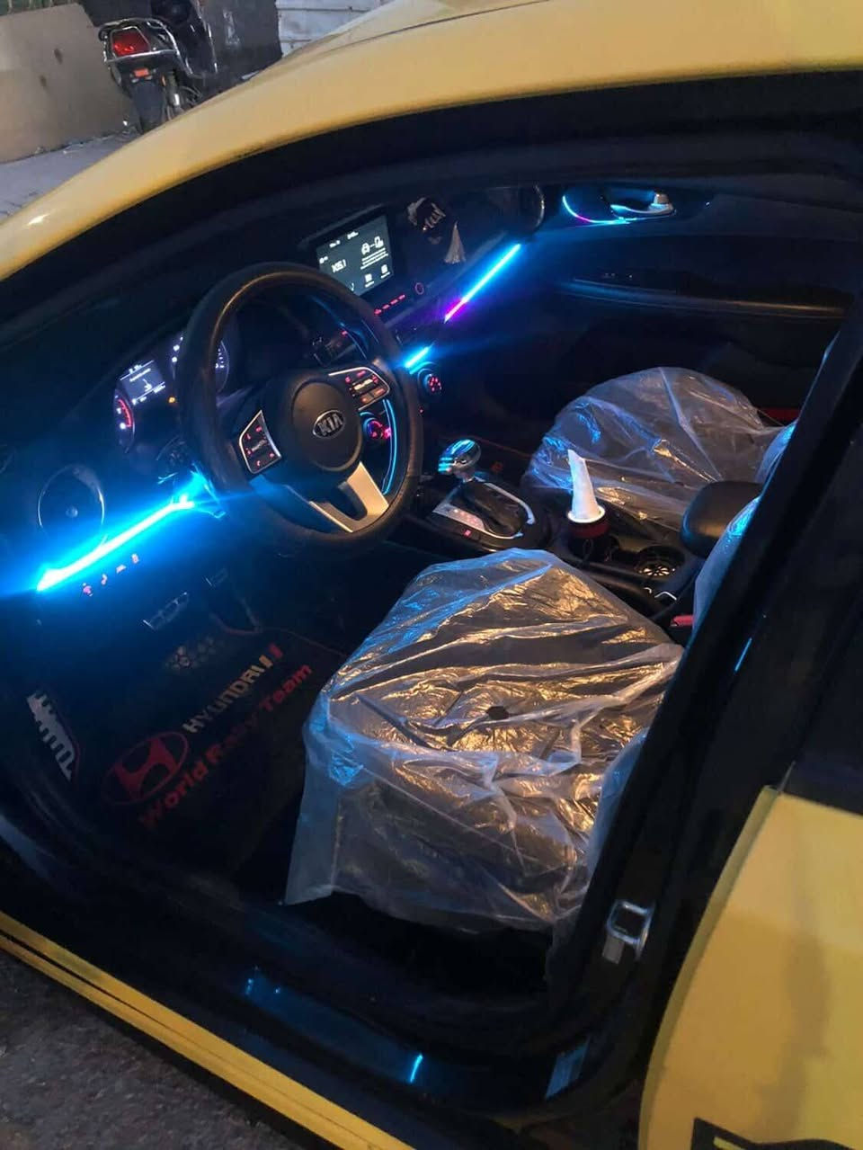 سلام عليكم فورتي ٢٠٢٠فول عدة لفتحة جيتي لاين مكينة٢٠٠٠ لكير ايتي حادث بجم ريدهة١١٥وبيهة مجال رقم***********
