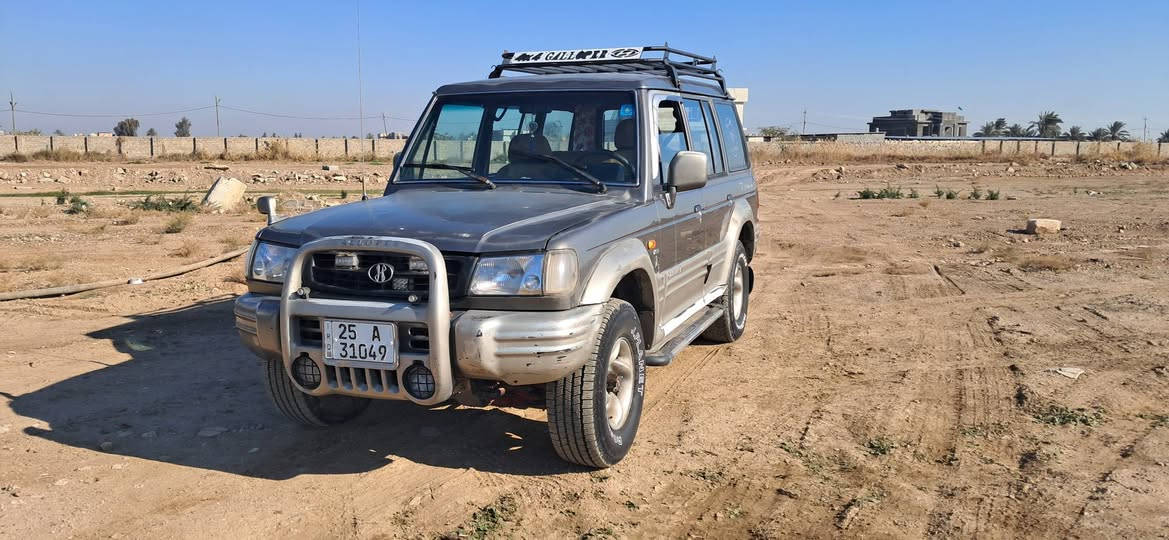 السلام عليكم 
كالوبر موديل ٩٩
نضيفة جداد بلادية  مكفولة من ضربة وخياس وصبغ 
كير مكينة شاصي كلة مكفول رقم كركوك مشروع وطني وين تريد احولك 
تخم تاير جبلي 
كهربائيات كيجات كلشي شغال بيها كير عادي 
بيها منضومة غاز 
مكاني ديالى بعقوبة 
***********
سعر 55وبيها شوي مجال
