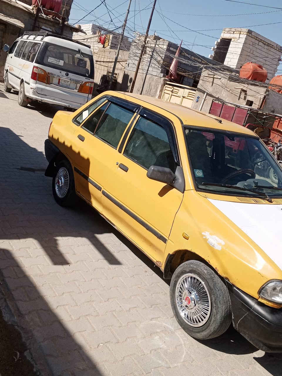 للبيع 2014  سنويا جديده محرك وكير شرط تخم تاير جديد كهربائيات كله شغاله حداديه جديده كلش سياره حلوه وجاهزه ما تذب عليها ربع مصفره هيئه وغرامات مداور ثاني 
مكان السياره النجف الاشرف 
***********
مكلف بل نشر اتصل
