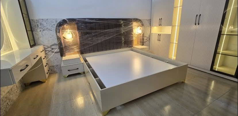 ✨ هل تحلم بغرفة نوم مودرن تجمع بين الأناقة والراحة؟ 
نحن نحقق لك ذلك!
 ✨نقدّم لك أرقى تصاميم غرف النوم الحديثة المصنوعة من خشب MDF و HDF بألوان جذابة ولمسات عصرية تُلائم جميع الأذواق.
🔹 جودة استثنائية مدعومة بـ ضمان حقيقي لمدة 5 سنوات!
🚚 النقل والتركيب مجاناً داخل مدينة كركوك 🇮🇶🔸 خامات أصلية ومتانة عالية تدوم لسنوات طويلة
🔸 تشكيلة واسعة من التصاميم الكلاسيكية والعصرية
🌟 اغتنم الفرصة الآن وامنح غرفتك لمسة من الفخامة والراحة التي تستحقها.
📍 زورونا في معرض ومعمل كروب سرت السراي SERT SARAY ––––––––––––––––––––––––––––––––
📞 للحجز أو الاستفسار، تواصلوا معنا عبر الرسائل أو الاتصال على الأرقام التالية:
***********☎️
 ***********☎️
***********☎️ 

    كركوك شورار قرب مول جهان
