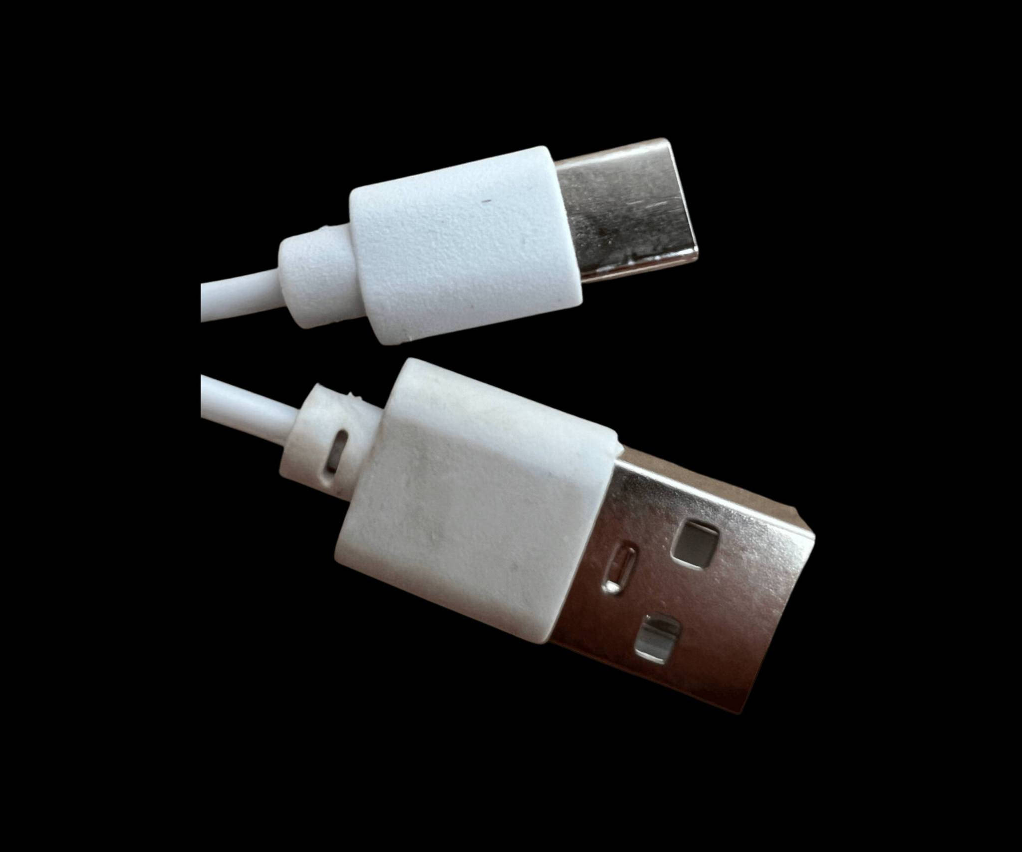 إنارة جدارية على شكل صقر

الاستخدامات

تستخدم كإنارة جدارية ديكورية داخل الغرف أو الممرات أو الحدائق لتمنح مظهرًا فريدًا وأنيقًا.

مثالية للمنازل والمقاهي والمكاتب لإضفاء لمسة فنية بإضاءة ذات شكل مميز.

يمكن استخدامها كمصدر ضوء إضافي للقراءة أو الزينة في المساء.

مناسبة للتثبيت على الجدران الداخلية أو الخارجية المحمية من الماء.

المميزات

تصميم ثلاثي الأبعاد على شكل صقر مهيب يمنح المكان لمسة فنية راقية.

إضاءة قوية 600 لومن بلون أبيض ناعم ومريح للعين.

تحكم عن بُعد عبر ريموت لتشغيل الضوء وتحديد مؤقت تلقائي (1–4 ساعات).

تأثير صوتي مميز يحاكي صوت الصقر عند التشغيل لإضافة تجربة تفاعلية فريدة.

تركيب مغناطيسي أو جداري باستخدام اللوحة المعدنية اللاصقة لتثبيت سهل وسريع.

بطارية ليثيوم مدمجة 4000mAh قابلة لإعادة الشحن عبر منفذ Type-C.

مدة تشغيل تصل إلى 4 ساعات بشحنة كاملة.

قدرة تشغيل ≤6 واط مع تيار شحن أقصى 4000mA.

مؤشر ضوئي يوضح حالة الشحن:

- أحمر أثناء الشحن
- أخضر عند اكتمال الشحن

درجة حرارة عمل بين -10 إلى 40 درجة مئوية.

مصنوع من مواد عالية الجودة مع سطح لامع مقاوم للحرارة والخدوش.

محتويات الصندوق

1 × مصباح جدار بشكل صقر.

1 × قاعدة معدنية لاصقة للتثبيت المغناطيسي.

1 × ريموت تحكم لاسلكي.

1 × كابل شحن Type-C.

1 × دليل استخدام.

الملاحظات

المنتج غير مقاوم للماء، لا يُستخدم في أماكن معرضة للسوائل.

يُشحن بواسطة شاحن بقدرة 5V2A فقط.

يُفضل عدم استخدامه في الأماكن ذات الحرارة العالية.

ابعاد الغلاف: طول 24 عرض 10 ارتفاع 13 سم

بلد المنشأ: الصين.
السعر 34000 
توصيل مجاني لجميع المحافظات 
للحجز عبر الواتساب
***********
***********
