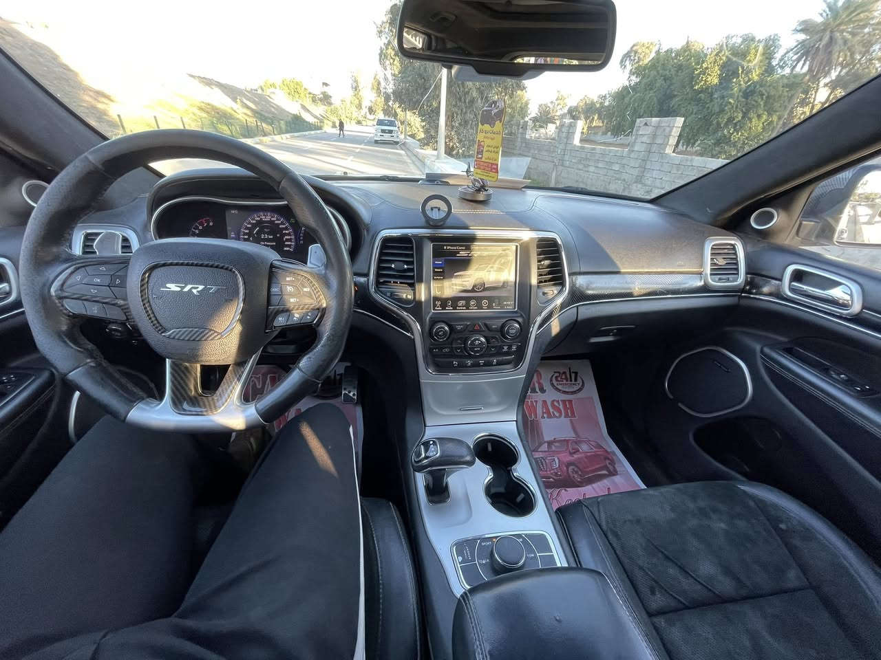 السلام عليكم / من رخصت الادمن المحترم 

جيب SRT موديل 15 اصل 
لون ابيض رقم دهوك السيارة كلش حلوا 
داخله كلين وبيها قطعتين صبغ هنا بدون دواخل  
السيارة وارد امركي 

السعر 223 

☎️***********
