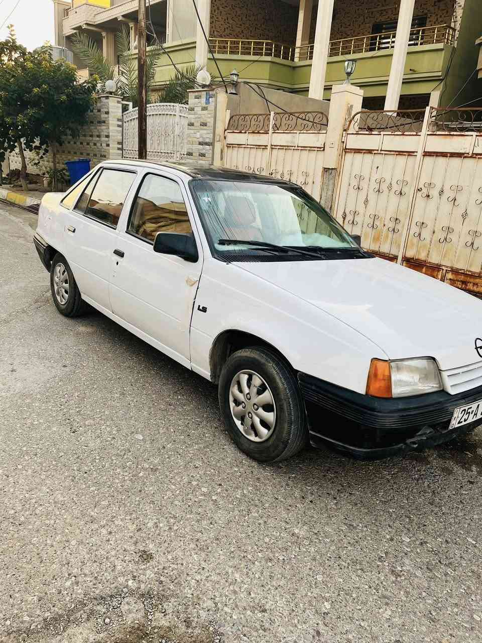 كاديت رقم كركوك باسمي كلشي ما ناقصها سيارة كلش نظيفة رايدها بــ 25 $ 
***********
