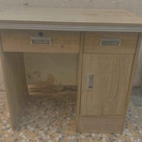 رفوف محل كاملات جدد للبيع هنه والميز الشراي يتصل 07722195907