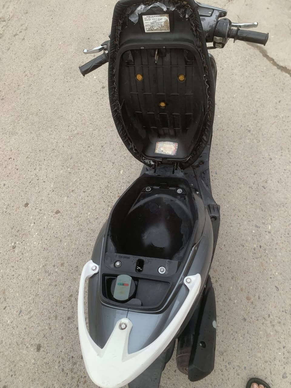 سلام عليكم ماكس عدله دراجه جديده بمعنه لكلمه مكينتها خرسه سلف هندر 650وبيها مجال مكاني بلديات ***********
