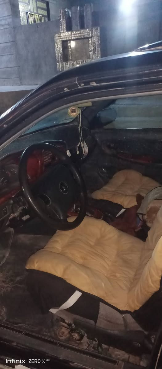 السلام عليكم برنس فراشه للبيع اللون اسود مصبوغة عام 1996 رقم بغداد دولي كير اوتو ومحرك مفتوح  1800على الفحص سياره خير من الله شغل واطلع وين ما تريد العنوان فلوجة السعر 35 وبيه مجال بسيط ***********
