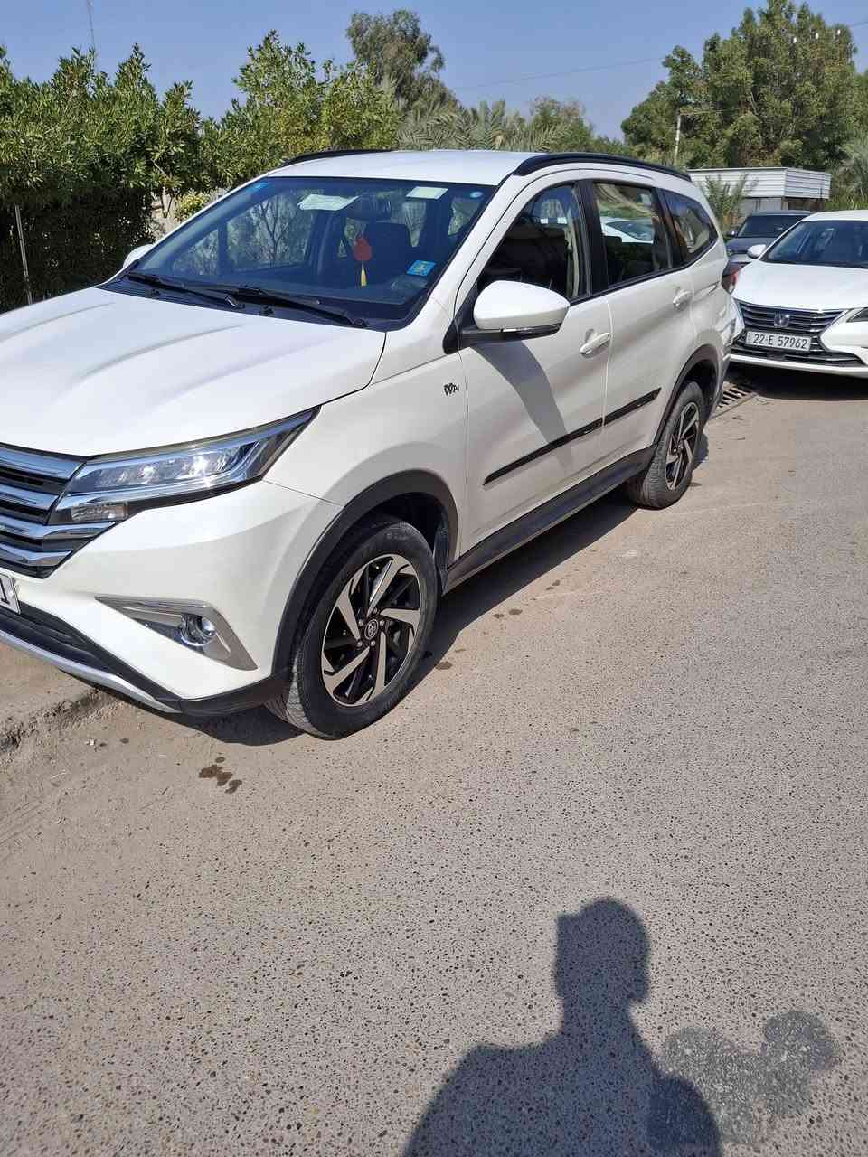 يا الله تويوتا راش للبيع او للمراوس
موديل 2019 لون ابيض  خليجي 
وكاله ساز 
رقم بغداد الإنكليزي الجديد سنويه وهزه جديده باسمي 

السياره بدون ضربه ولا صبغ فقط دعاميه اماميه  

سبعه راكب 
بصمه تشغيل 
تبريد مركزي 
تبريد تدفئه شغال 
كير محرك مكفول 
صدر امامي خلفي جديد 
تخم تاير جديد 
ويل كب 
  السياره نظيفه جدا داخل وخارج جاهزه من كلشي 

مكانه بغداد منطقه حي الجامعه 

وهذا رقمي للتواصل 
***********
تحياتي الكم ربي يحفظ الجميع
