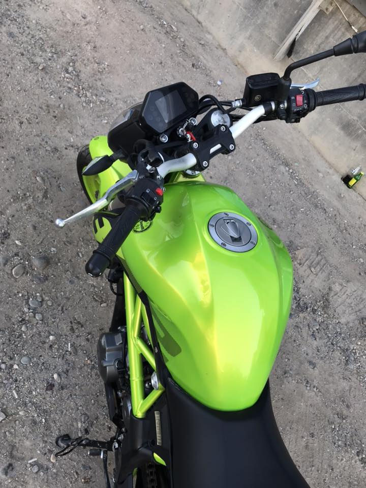 سعة المحرك 300cc
مديل 2022
محرك ممفتوح كفالة 
فقط مبدل كلجات 
وعندي الشاشة متشتغل احتمال سببها فيوز دراجة نضيفة حيل اديرلها دهن من وكالة 77 يعني دهن 77 مرقم بغداد ومكانها بغداد الكرخ وجاهزة شغالة ماشية اقل ال ٥٠٠ كيلو مداريها حيل 
السعر 4300 وبي مجال بسيط 
للاستفسار ***********
