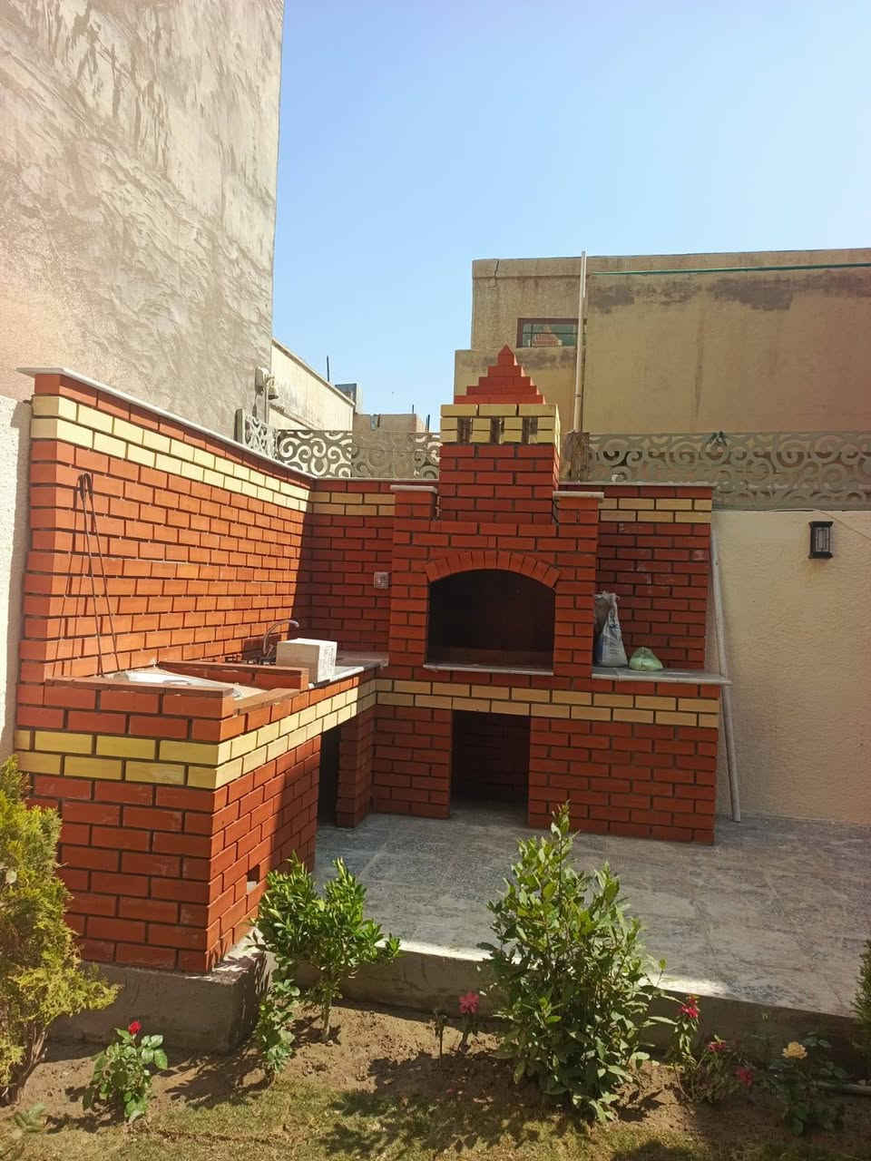 أهلا وسهلا بيكم نورتونا، 🌹
احنه موجدين حتى نوفرلكم احلا أجواء شواء ولمه عائليه مميزه
عدنه كلشي تحتاجون
1-تنور طين للخبز والشواء بروح التراث
2-شواية كباب بطعم يونس
3-فرن بيتزا ومناقيش العائله
4-شواية سمك مخصوصة للمسكوف العراقي الصيل
5-طباخ مخصص لتلبية  كلاحتياجاتكم
6-سنك غسيل للراحة والنضافة بعد الجلسة

للتواصل واتساب ***********
