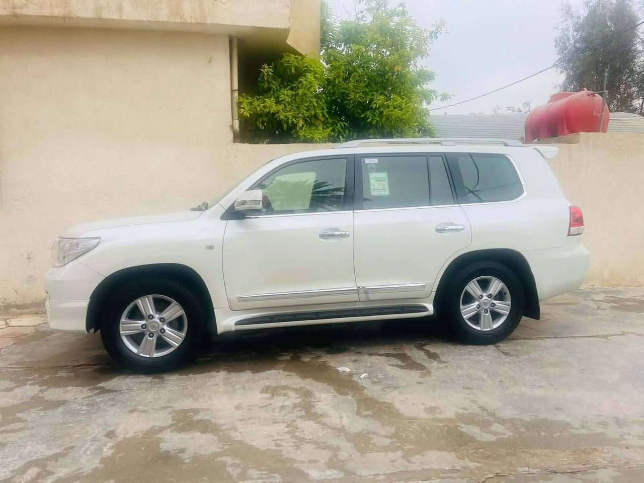 للبيع لاندكروز 2010 فئة gxr   ماشيه ١٢٠ الف حقيقي مكفوله كفاله من الحادث والسونار موجود مكينة ٦سلندر رقم بغداد غرفه السياره بيجي كشنات جلد دواخل صاج بصمة تشغيل مع بصمه ابواب شاشه وكامرا وتحكمات استيرن فتحة سقف وثلاجة داخلية منظومة زنون اصليه  السياره موجوده بكربلاء للاستفسار ***********
