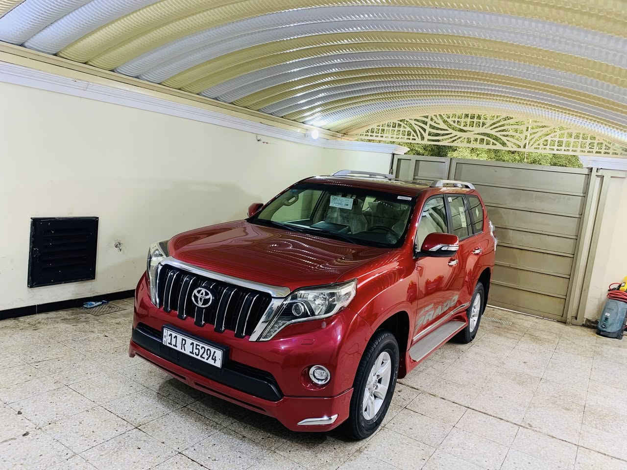 سلام عليكم عندي سياره البيع برادو موديل 2017 رقم بغداد دولي جديده سياره وحلوه مكفول فول فول موصفات عنوان بغداد ولشراي يتصل على رقم ***********
