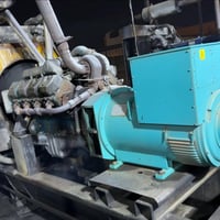 مولد للبيع  سكانيا V 8 سلندر كاطعه كرنك توليد 350 كيفي بلادي ما مفتوح ...