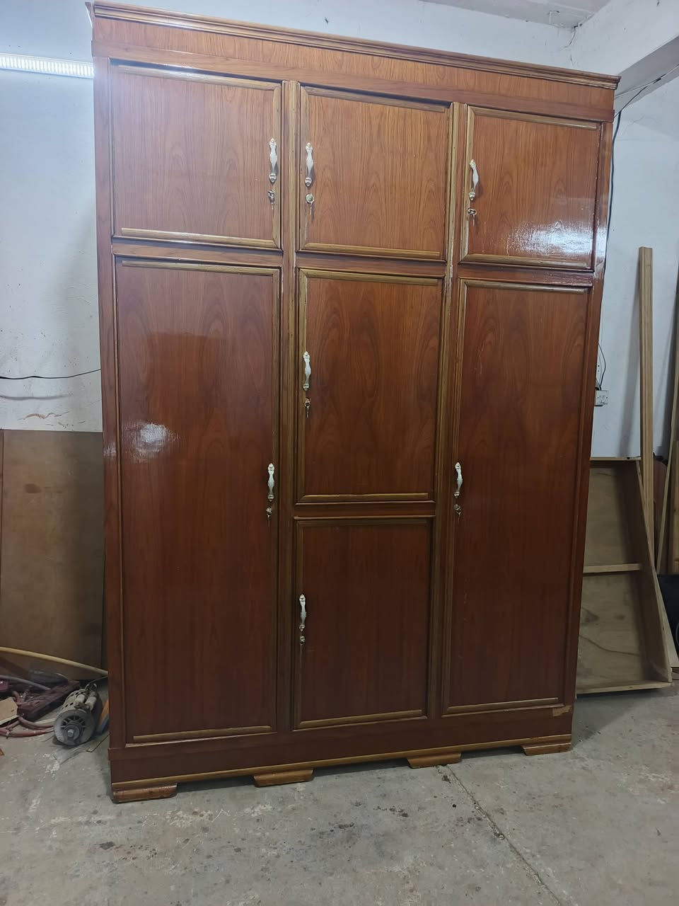 كنتور 3ابواب مستعمل طابقين صاج حطاطه الرمادي الصوفيه قرب مطعم قصر الابيض السعر 300بي مجال واتساب ***********
