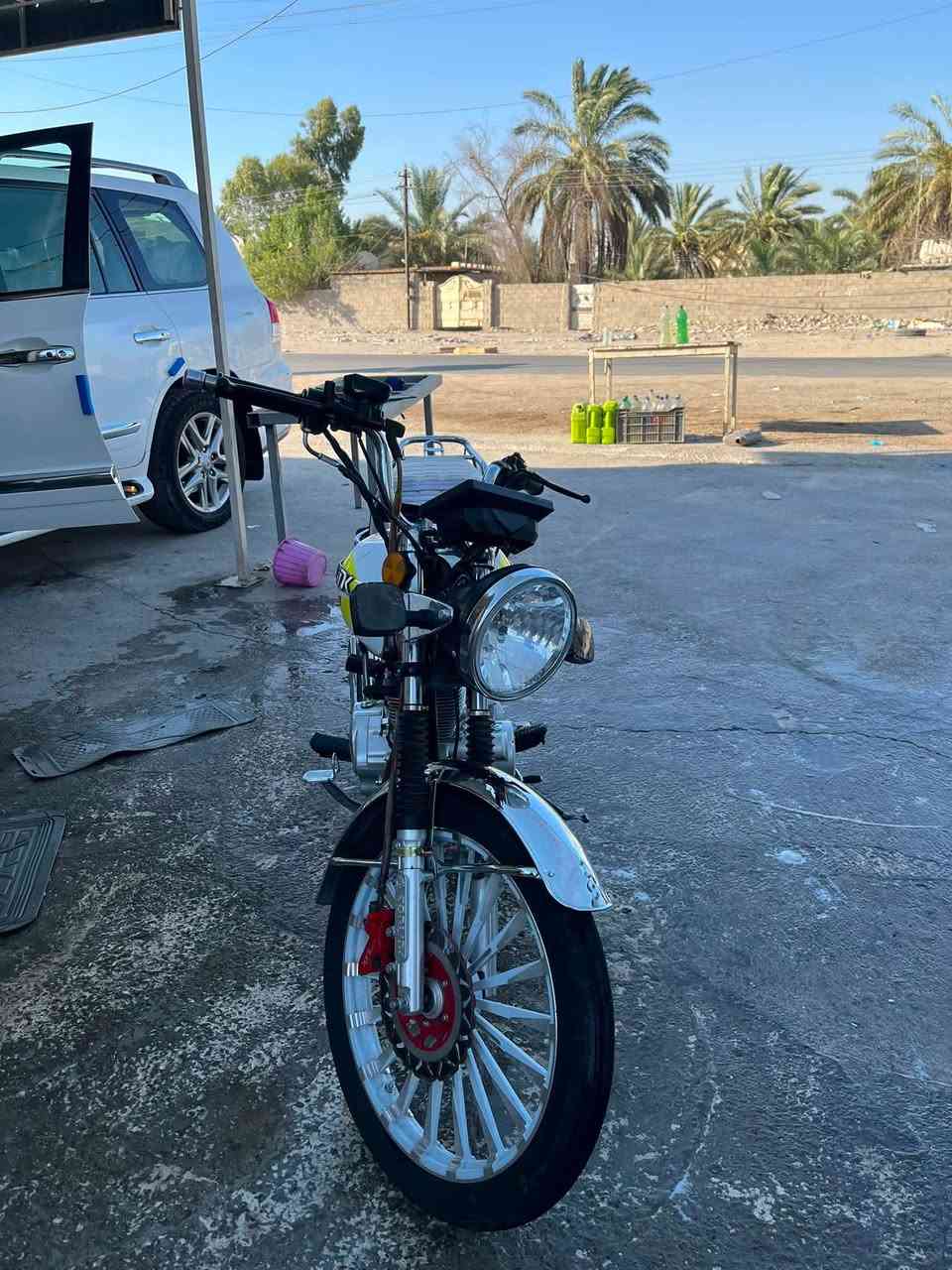 سلام عليكم دراجة أيراني للبيع موديل 25  دراجة كفالة عامة برغي ما مفتوح بيهة محرك200 لا نضوح لا تبخير لا تنقيص اوراقهة موجودة مكاني بغداد البياع اي ستفسار *********** بي واتساب متواجد خاص

