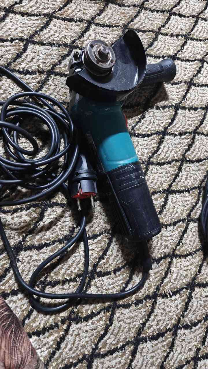 السلام عليكم للبيع
كوسره توتال الاصليه نظيفه استعمال قليل 
مزرف تازاكا نظيف حيل السعر كل قطعه ب 20


**إذا كنت صاحب هذا الإعلان وتريد حذفه لأي سبب، رجاءا أرسل رسالة إلى الدعم الفني**