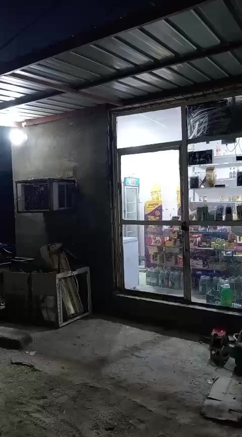 السلام عليكم بيت للبيع خلف المستشفى التفاصيل وتساب ***********
