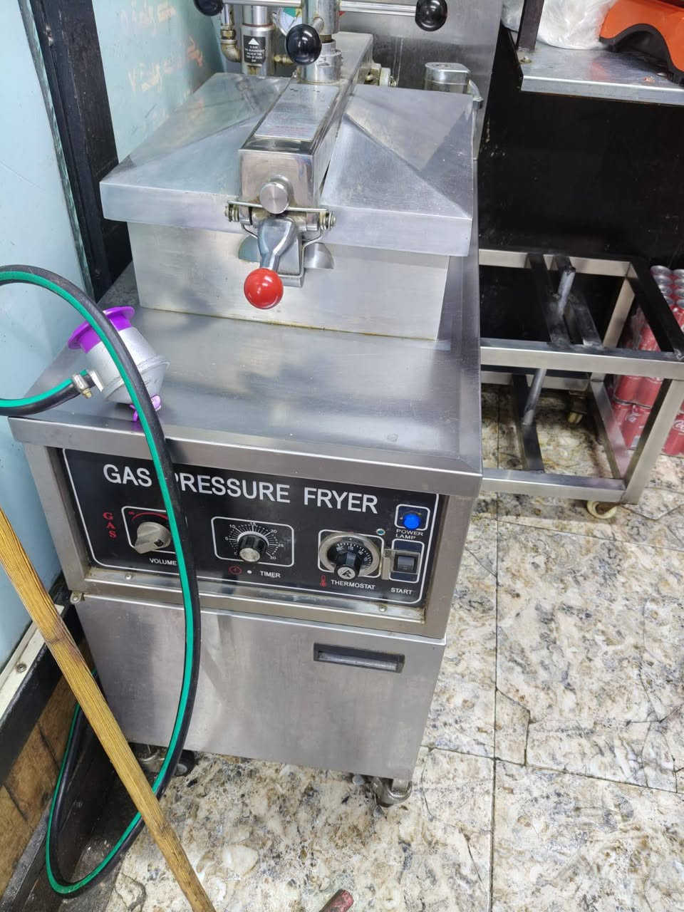 جدر كنتاكي للبيع نضافة90% العنوان طويريج *********** واتساب
