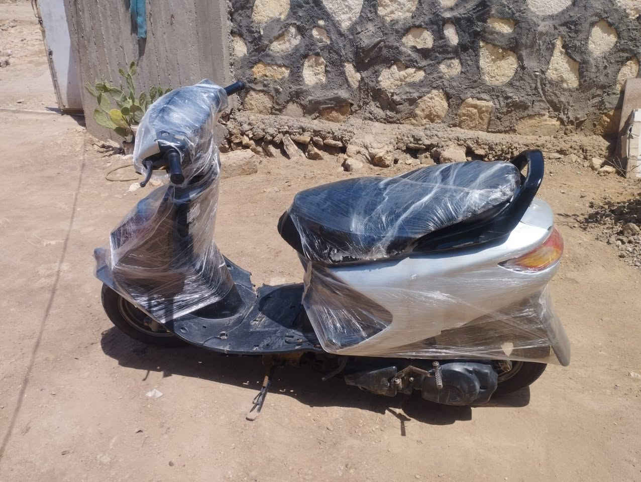 ***********
سلام عليكم دراجة فراشة للبيع دراجة شغالة خير من الله محرك بي شوية تبخير لا دخانة ولا نضوح شلعة ومعدل دراجة كهربائيات نقصه باتري فقط سلف شغال بس باتري ما بيهة دراجة كاملة زوج تايرات جدد مبدلات جوزة جديدة عداد سرعة جديد بريكات المامي ول خلفي قفل ستيرن شغال قفل جنطة شغال كشن جديد دراجة نكرة وحدة بأي وقت 
سعر/ 150 قفل قفل
مكان / حلة نيل
