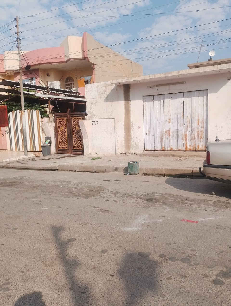 دار للبيع حي القاهره والله الجامع برفقاني دار مساحته 180 والواجهه 10 عباره عن انقاع يعني***********
