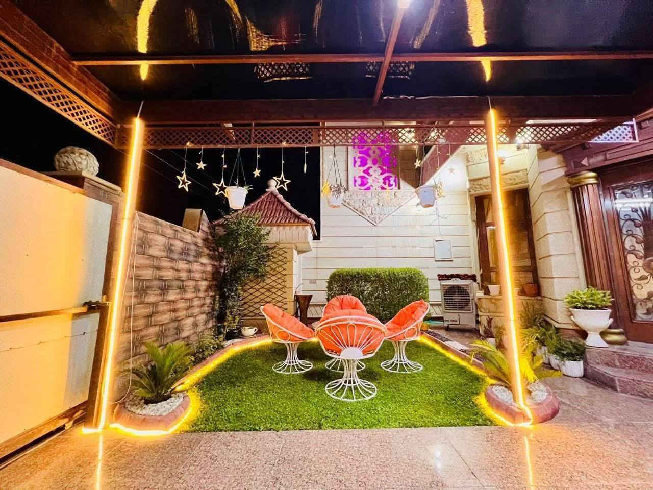 #السلام عليكم
#دارللبيع مع الأثاث 
#تكريت حي القضاة 
#مساحه ١٧٥م واجه ٨،٧٥ ونزال ٢٠
#شارع ١٠
#طابقين
#٤غرف نوم 
#بناء درجه أولى 
#الدار كله سحب
#الأثاث فول الفول 
#الاستفساروالاتصال 
***********
***********
 #مكتب ارض الأحلام للعقار #تكريت #شارع #الأربعين #قرب #فندق #بلازا #نستقبل #عروضكم #بيع وشراء #الاراضي #والدور #السكنية #وتجاريه في #تكريت وجميع #محافظات #العراق
