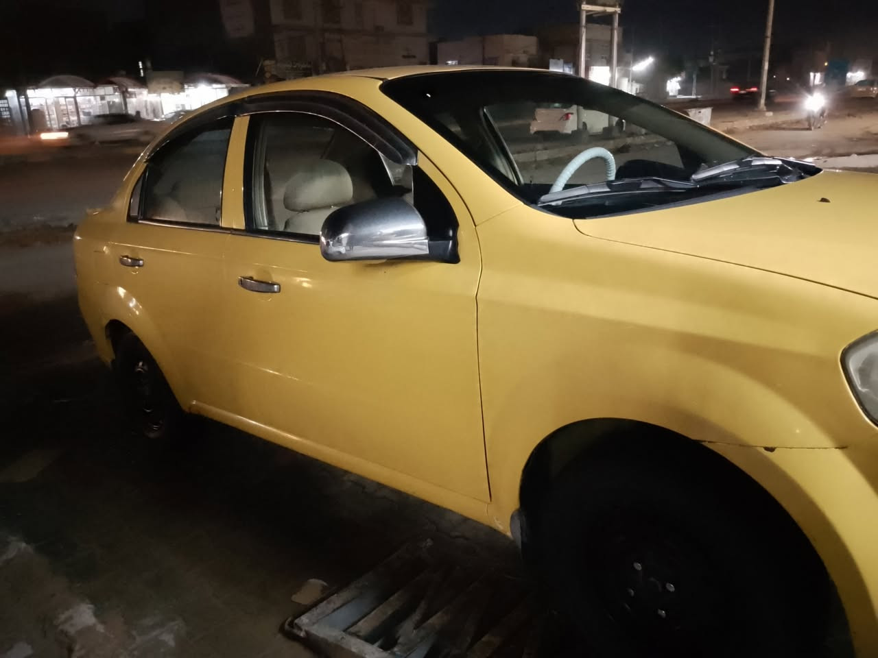 سلام عليكم افيو 2009 خليجي مفتوح كير عادي مكفولة من الظربة القوية بيه صبغ حزام مكينة كير مكفولات سيارة مال جنيان الله شاهد تجي وتشوف مسويله ادامة كاملة للمحرك كلة جديد راديتر بخاخات بلكات كلشي جديد
رقم نكليزي بل سنوية بس استلام الوحات شرط المداور 
السعر 52 وبيه مجال للشراي
رقم تلفون ***********  واتساب
مكان نجف حي العسكري كبل
