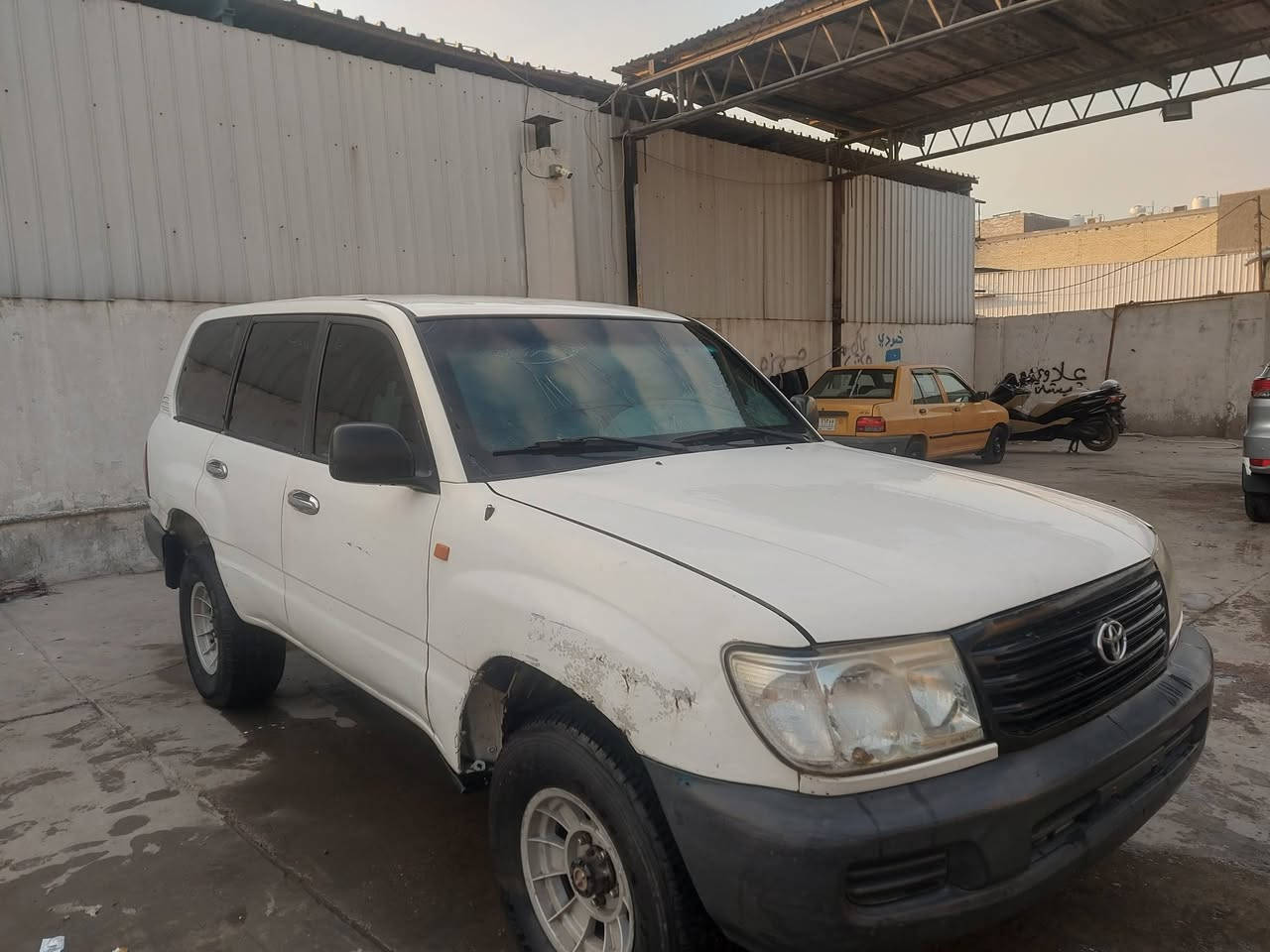 ( ادوات_ ادوات _ ادوات )
السلام عليكم  للبيع لاندكروزر مونيكا موديل 2004 السيارة مصفحة بلادية تصفيح شركة تراسكو الألمانية السيارة جديدة مكينة وكير بلادية تدفئة تبريد  تخم تاير  السيارة جاهزة ما ناقصهة شي السعر 55 ورقة وبيها مجال مكان السيارة بغداد رقم التلفون ***********
