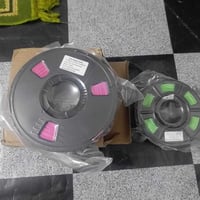 هذا الفلمنت للبيع   الجبير وزن كيلو  و الصغير ربع كيلو  اثنينهن للبيع ...